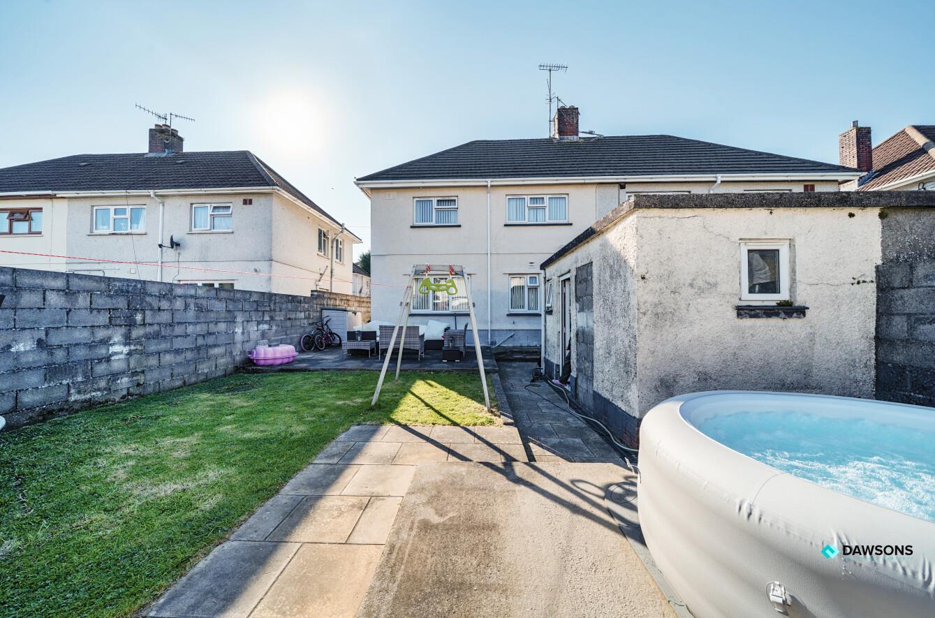 Maes Tref, Llanelli, SA15 3SY